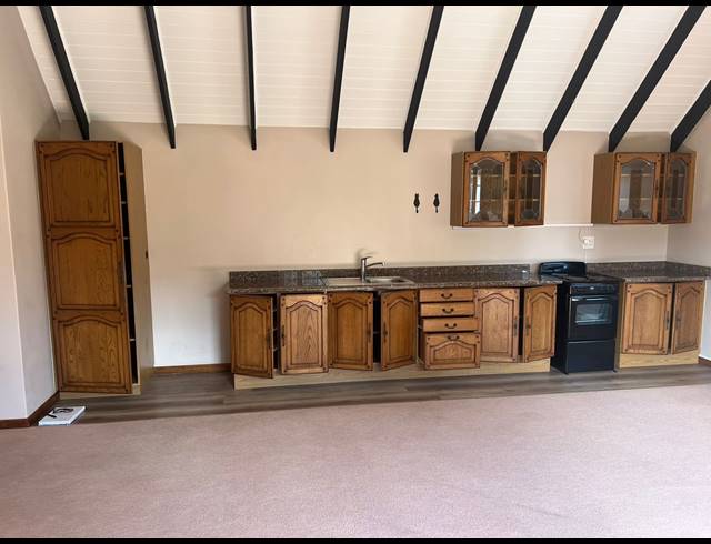1 BEDROOM STUDIO APARTMENT TO LET IN CAMELOT GOLF CLUB AND ESTATE